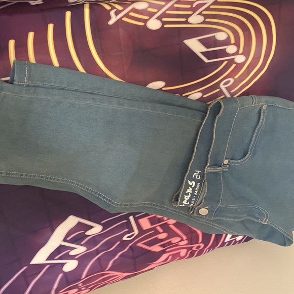 Brand New Plus size Skinny Jeans!! - Picture 2 of 2